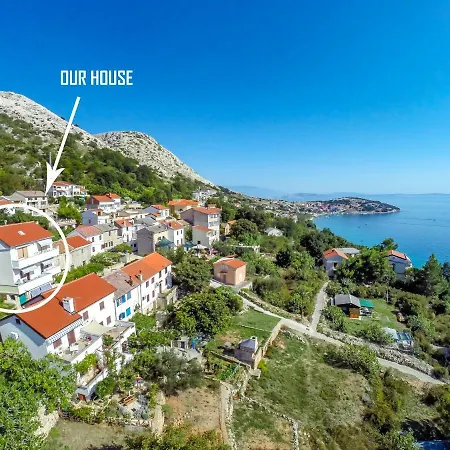 Stara Baska Apartments *