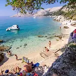 Stara Baska Apartments