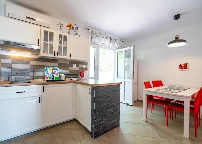 Stara Baska Apartments アパート *