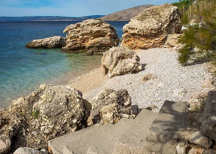 Stara Baska Apartments *